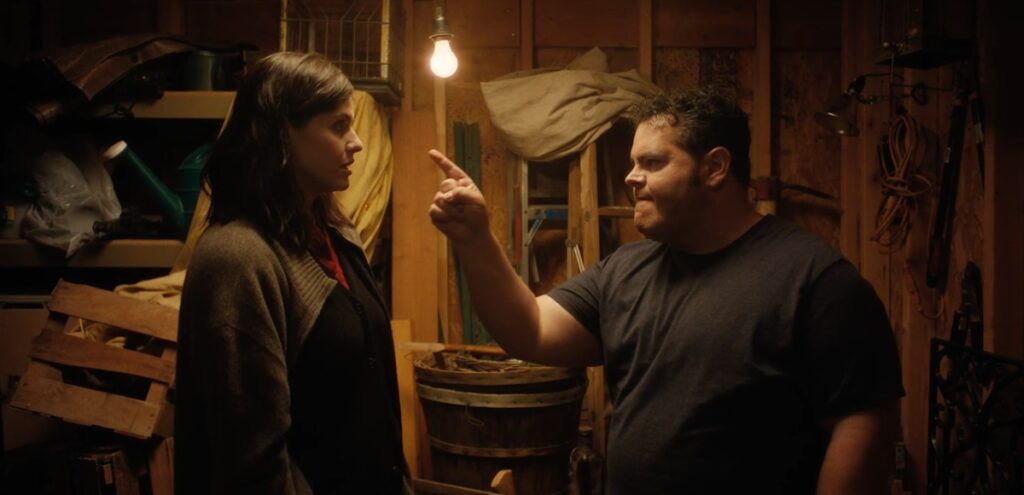 Debs (Alexandra Daddario) and Mitch (Josh Gad)
