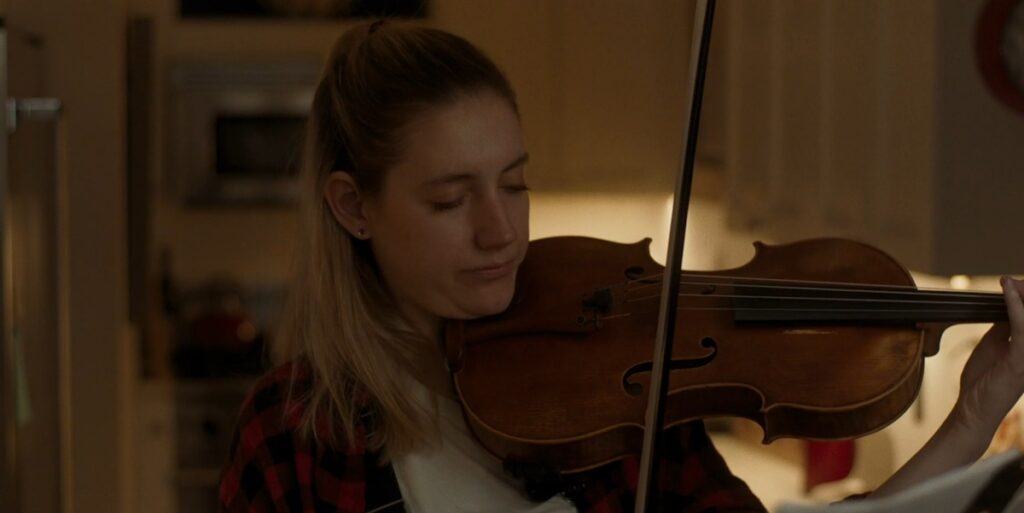 Isabel Hagen playing the viola