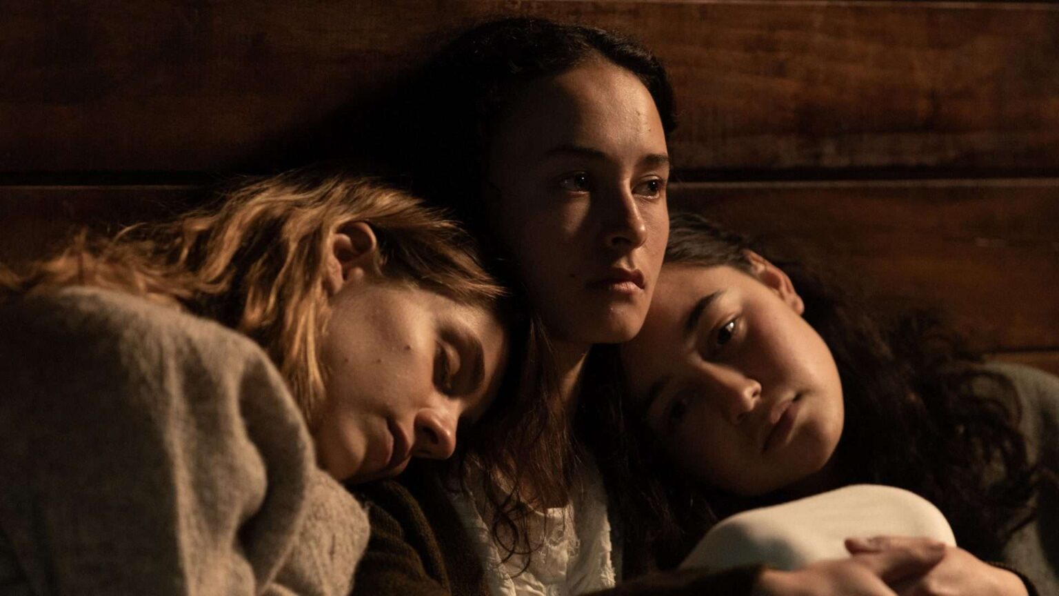 Lou (Nathalie Morris), Nellie (Erana James), and Daisy (Manaia Hall