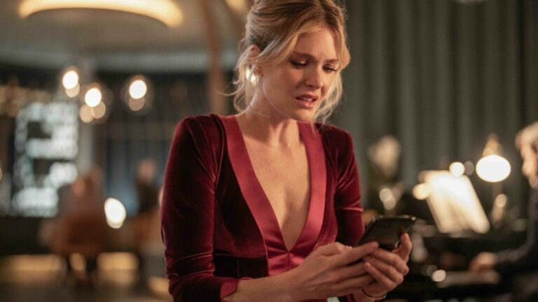 ‘Drop’ Review: Thriller Ripe with Plotholes yet Painfully Addicting