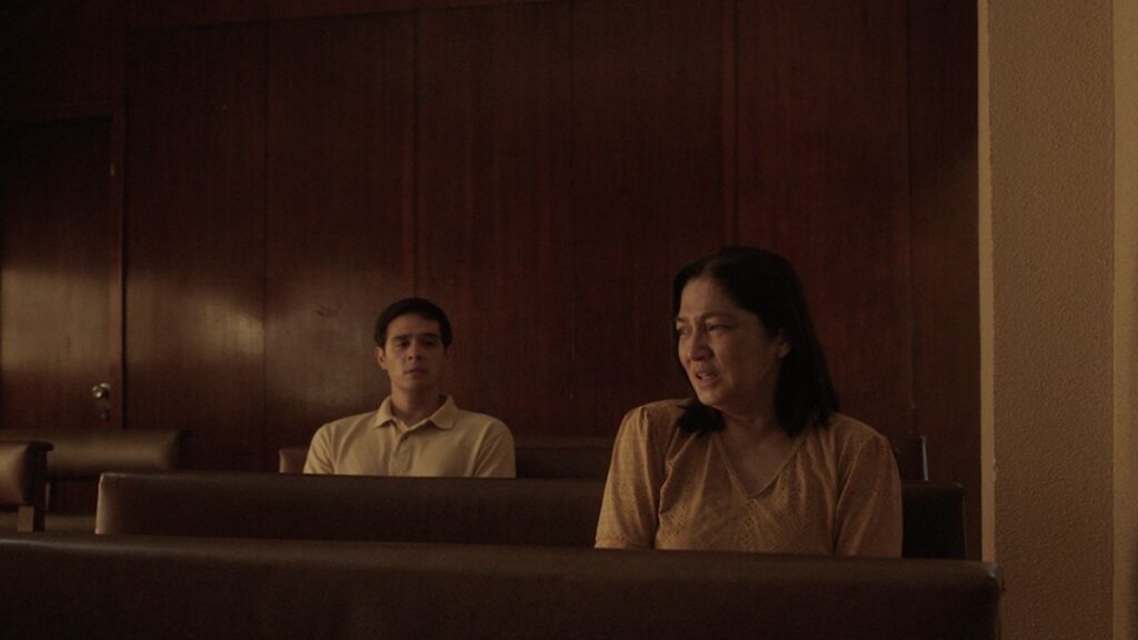 Martin del Rosario and Yayo Aguila in a scene from "Tayo Lang Ang Nakakaalam."